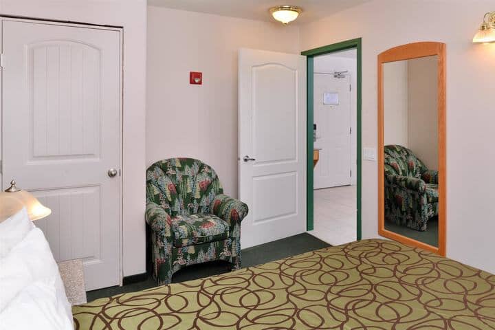 Room 8 of 39
