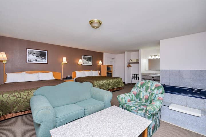 Room 16 of 39